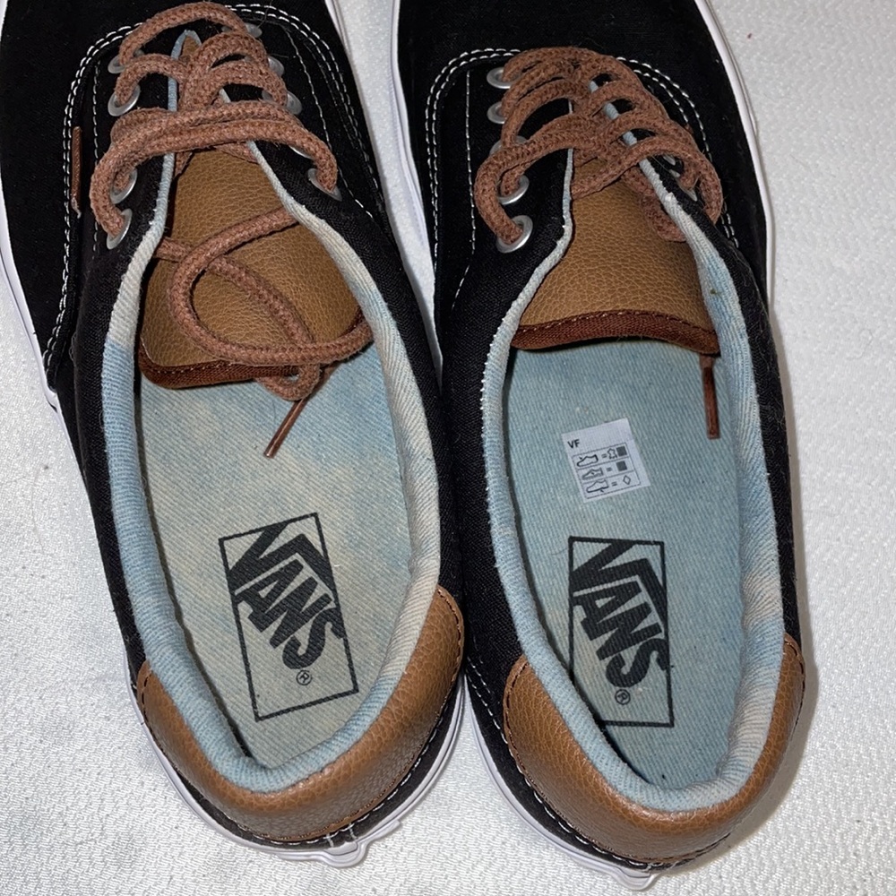 Vans - Picture 5 of 6